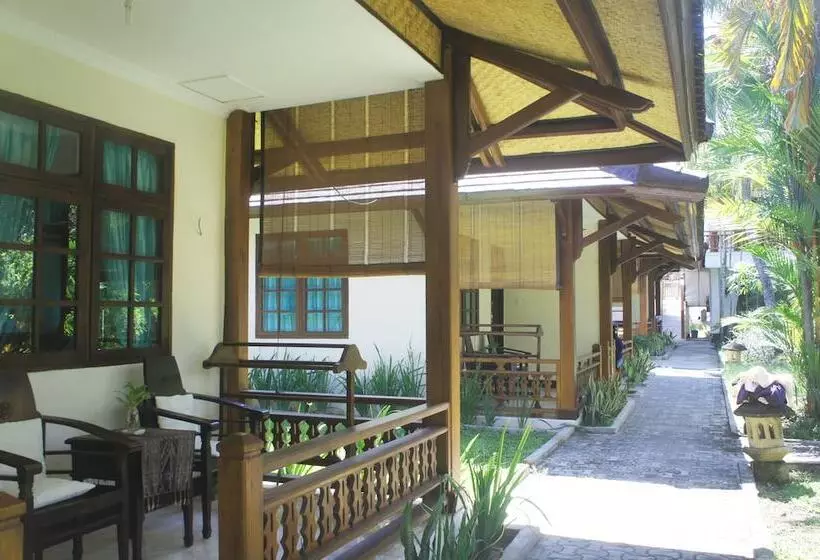 ホテル Batu Bolong Cottages