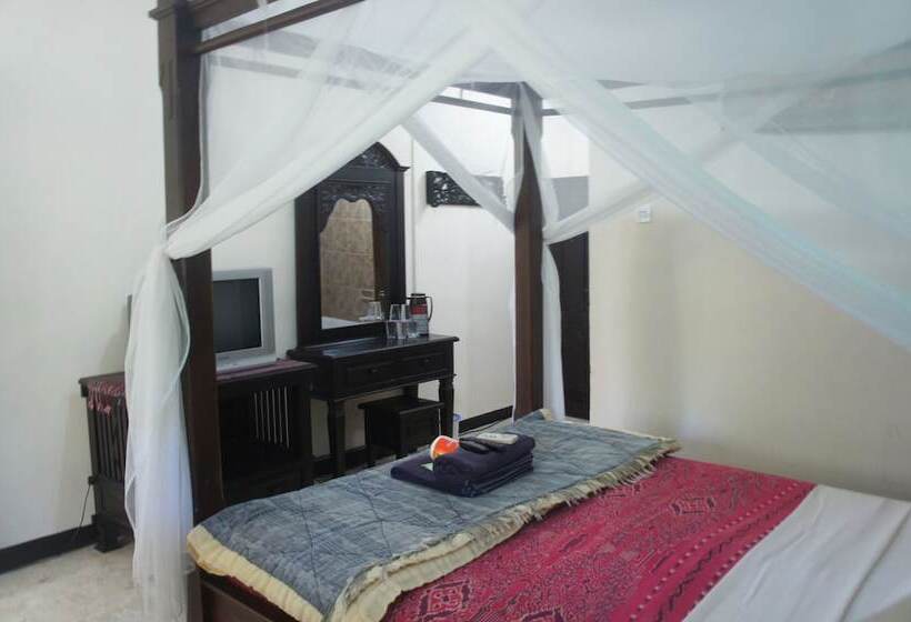 酒店 Batu Bolong Cottages