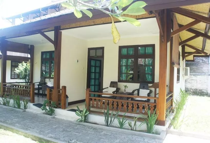 ホテル Batu Bolong Cottages