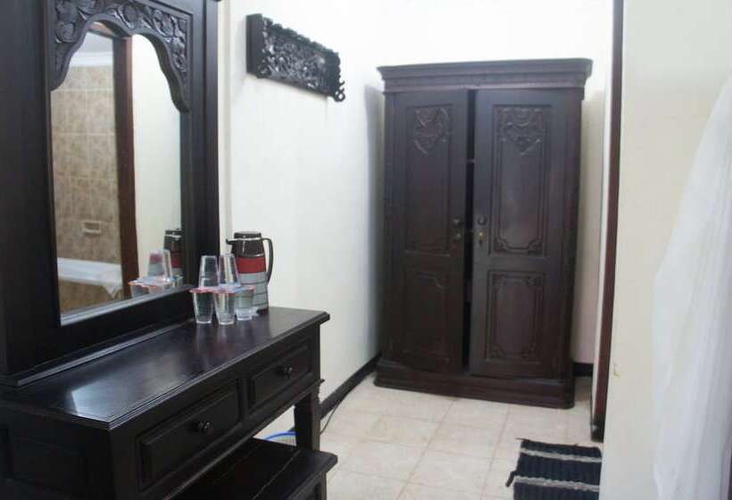 酒店 Batu Bolong Cottages