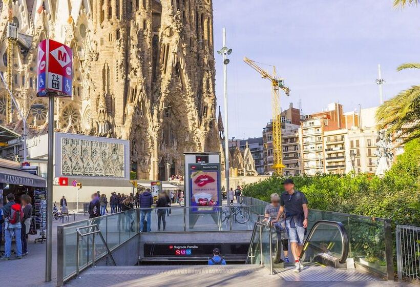 هتل Boutique Hostemplo Sagrada Familia