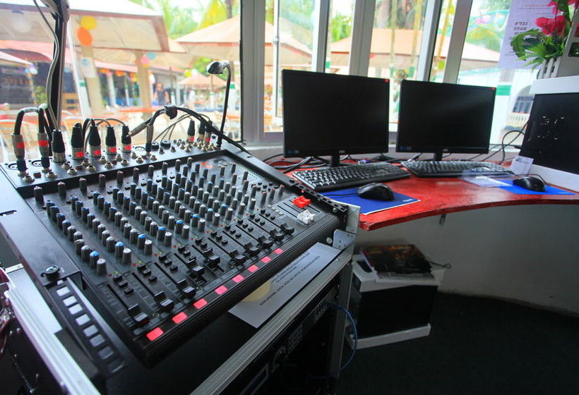 酒店 La Comme Country Resort