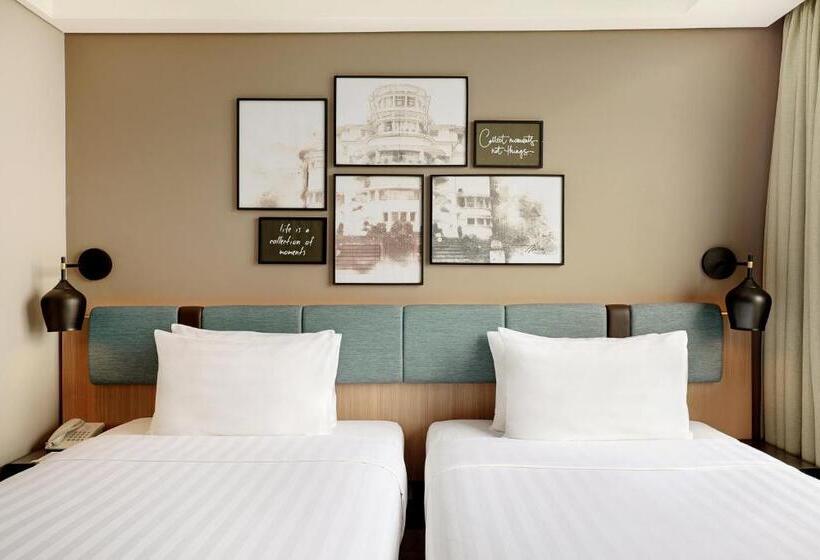 Отель Mercure Bandung Nexa Supratman