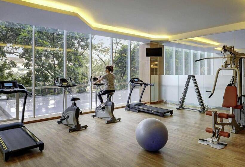 Отель Mercure Bandung Nexa Supratman