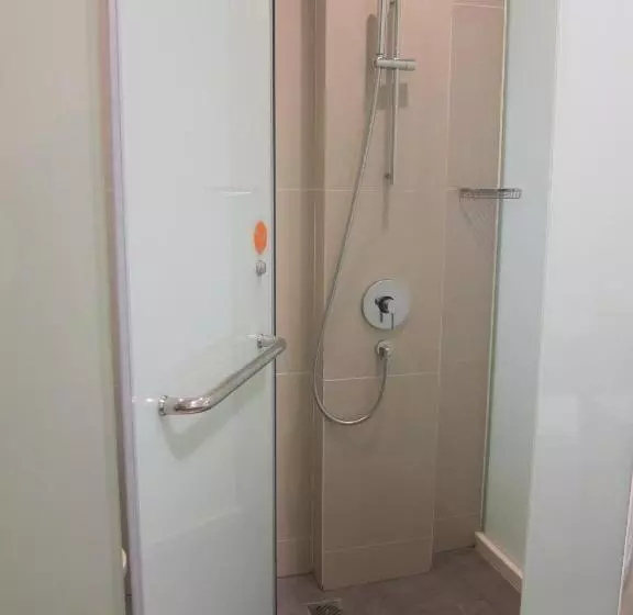 Pop! Hotel Diponegoro