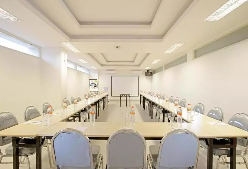 Pop! Hotel Diponegoro