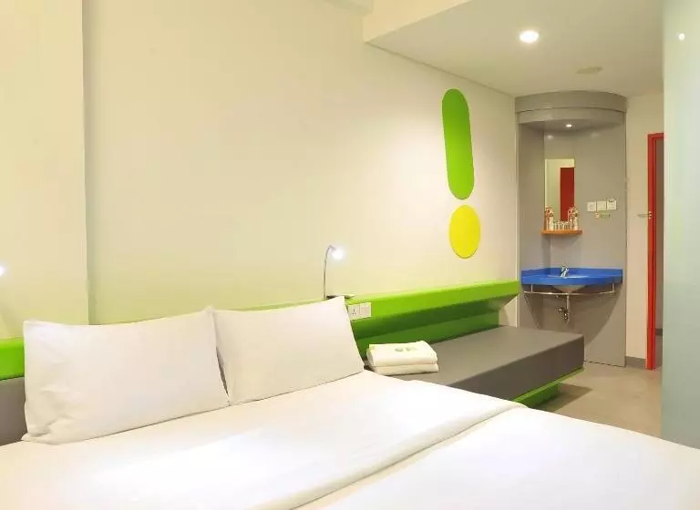 Pop! Hotel Diponegoro