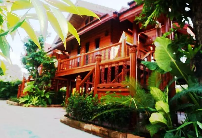 Hotelli Ruenthai Boutique