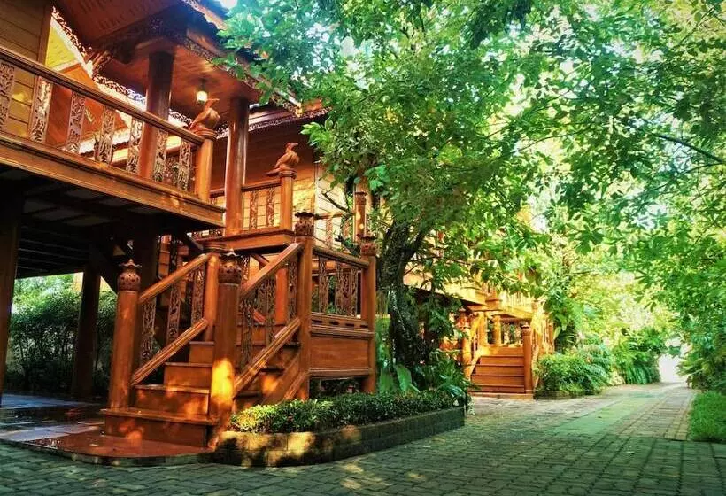 Hotelli Ruenthai Boutique