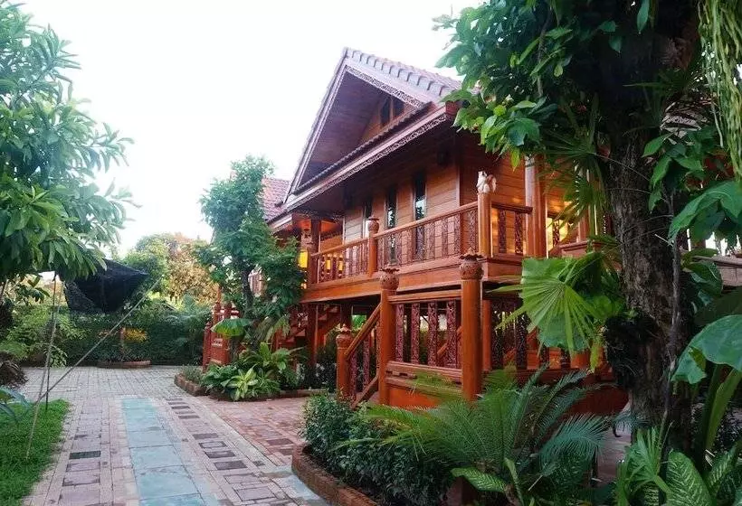 Hotelli Ruenthai Boutique