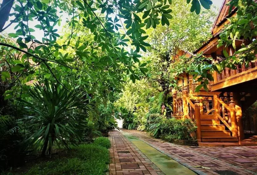 Hotelli Ruenthai Boutique