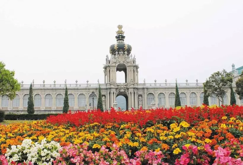 ホテル Ooedo Onsen Monogatari Ureshinokan