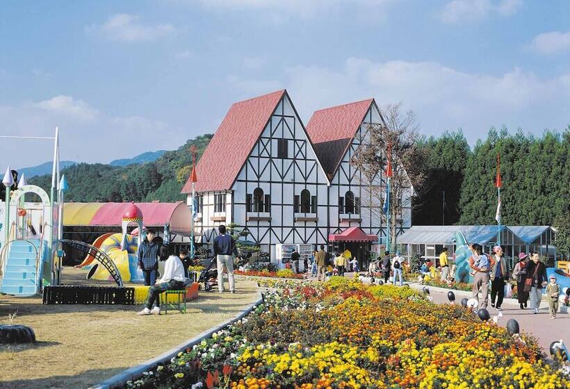 בית מלון כפרי Ooedo Onsen Monogatari Ureshinokan