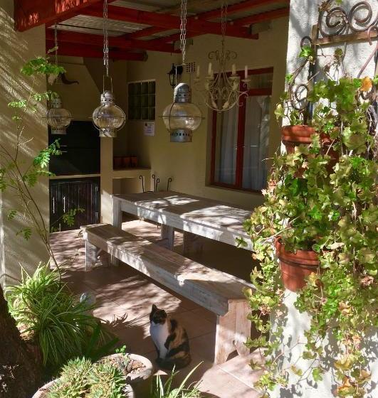 Pane Vivente Garden Cottage