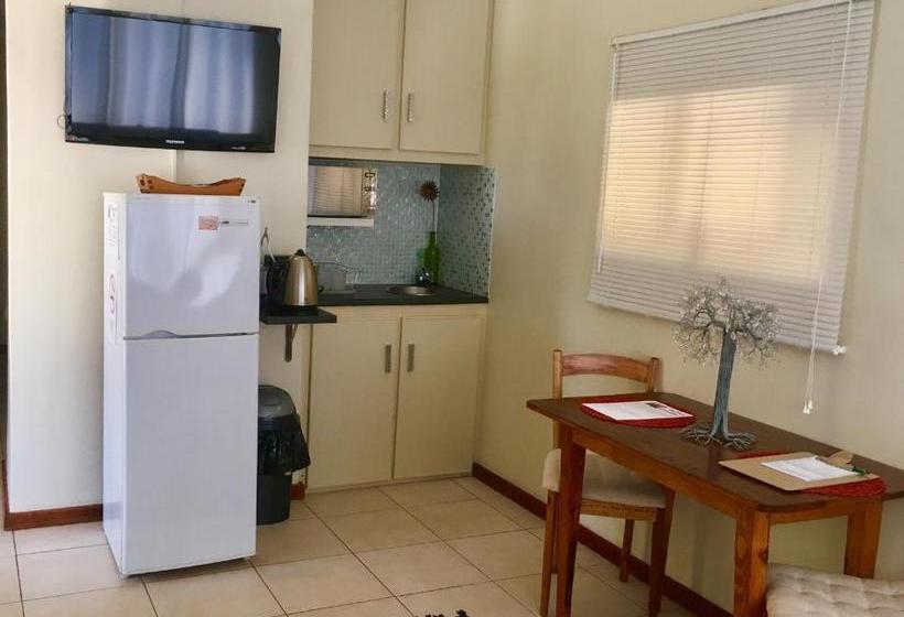 Pane Vivente Garden Cottage