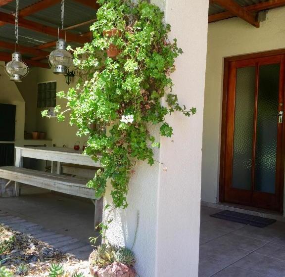 Pane Vivente Garden Cottage