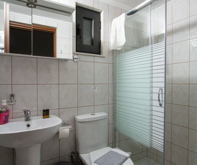 Agarathos Traditional Rooms With Pool