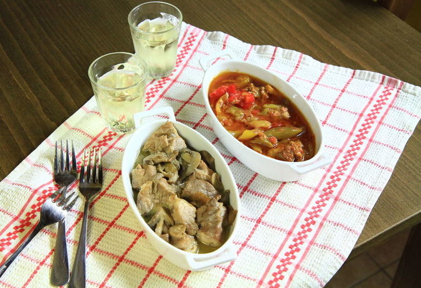 Agarathos Traditional Rooms With Pool