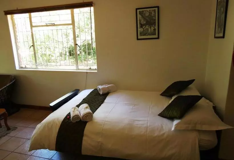Majatalo Meerkatplaats Guesthouse And B&b