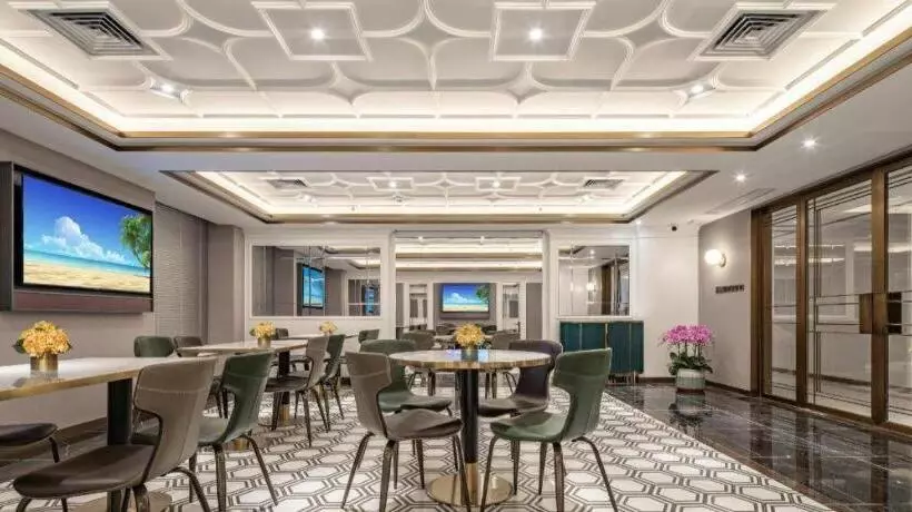 ホテル Madison Jinan Olympics Center