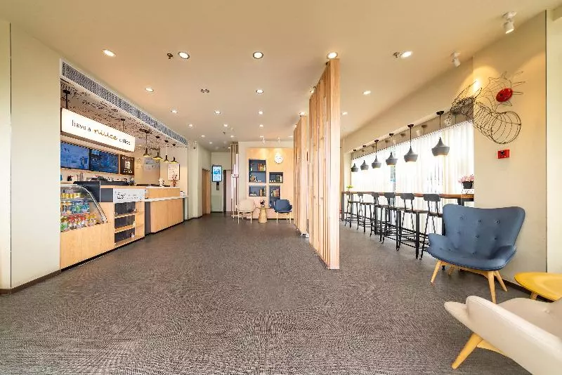 Hanting Hotel Shanghai Qingpu Caoying Road Metro Station