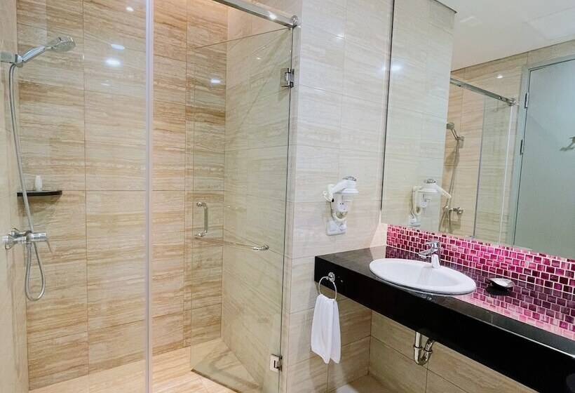 Leedon Hotel & Suites Surabaya