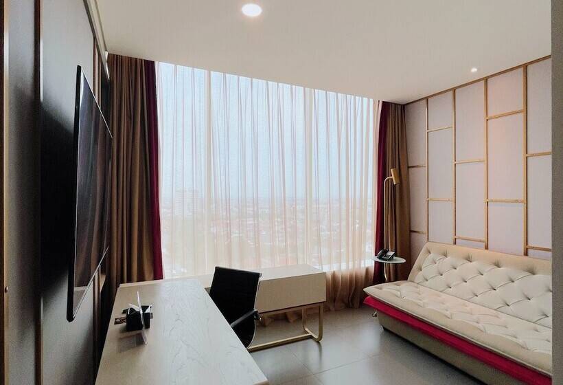 Leedon Hotel & Suites Surabaya