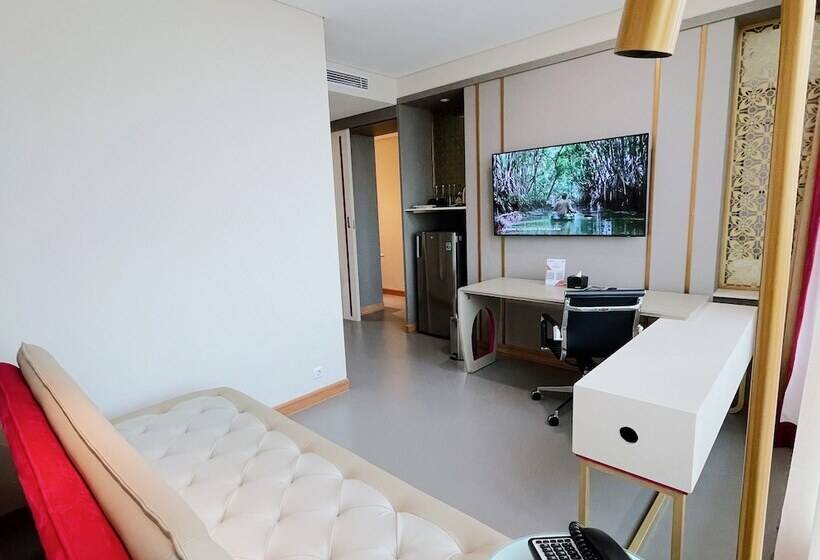 Leedon Hotel & Suites Surabaya