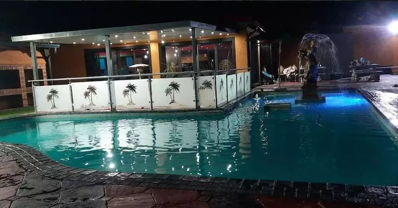 ホテル National Lodge
