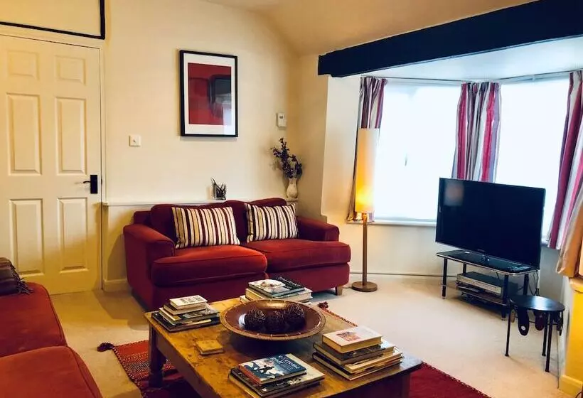 ベッドアンドブレックファースト The Blue Cow