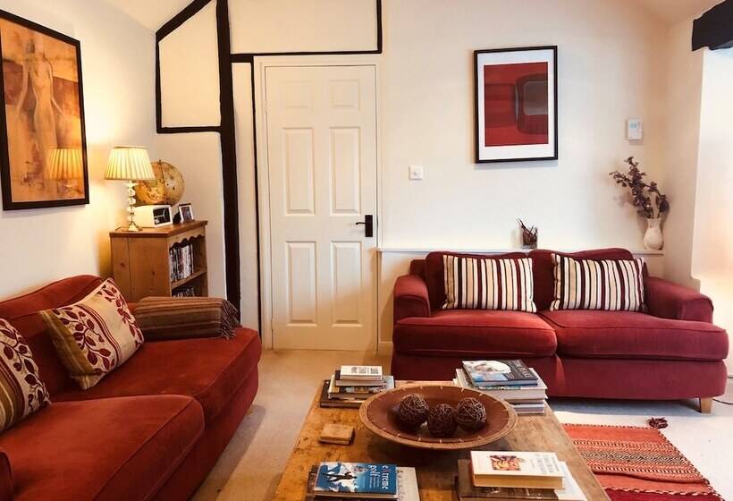 مبيت وإفطار The Blue Cow