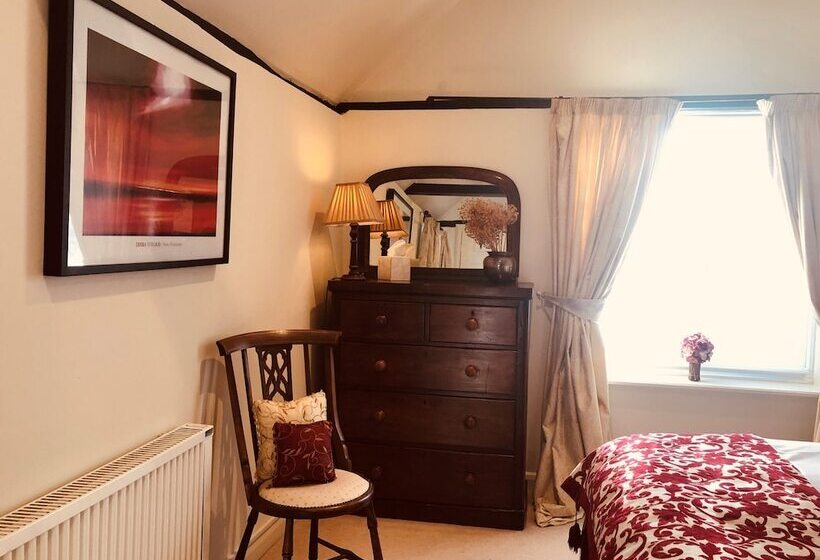 مبيت وإفطار The Blue Cow