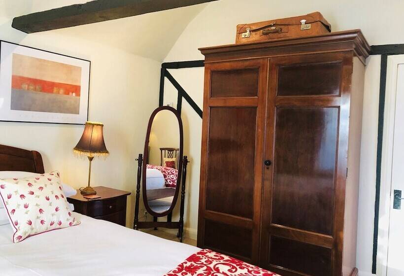 مبيت وإفطار The Blue Cow