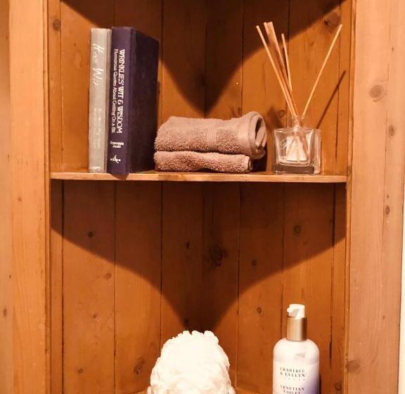 مبيت وإفطار The Blue Cow