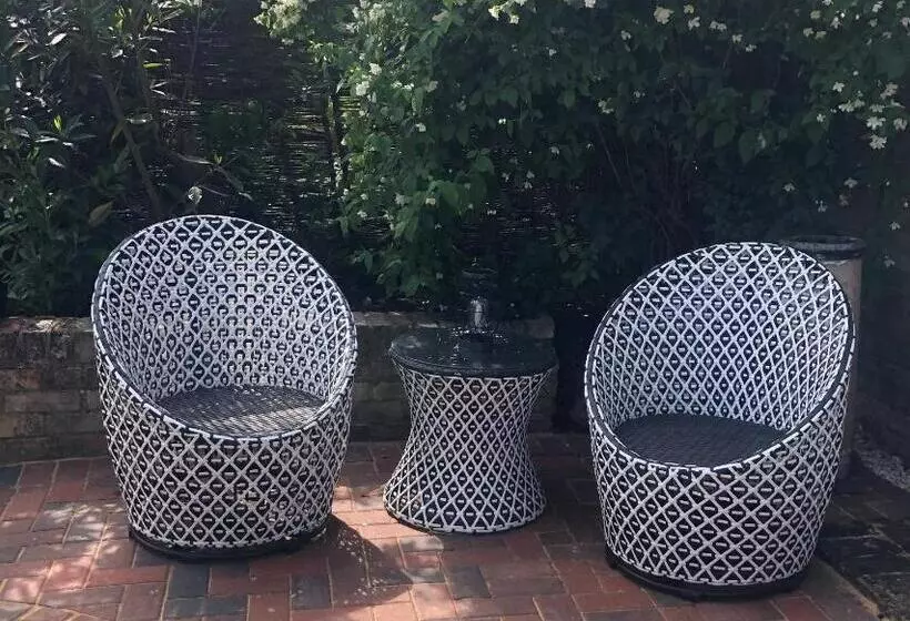 ベッドアンドブレックファースト The Blue Cow