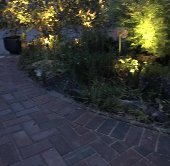 مبيت وإفطار The Blue Cow