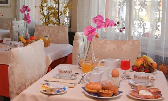 בית מלון כפרי Benaco