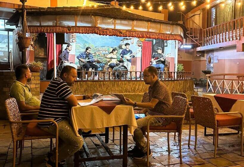 هتل Lake View Resort