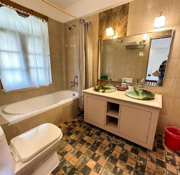 هتل Lake View Resort