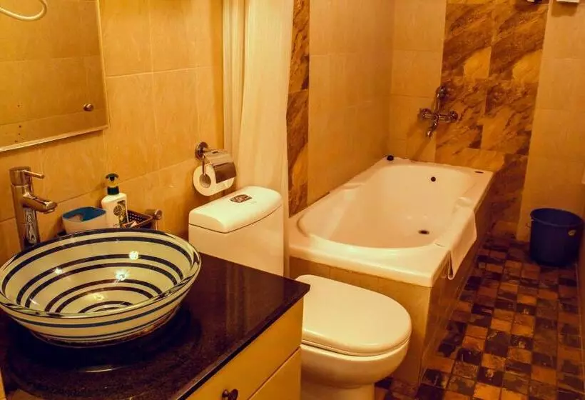 هتل Lake View Resort