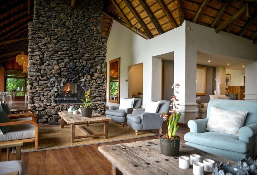 Отель Lion Sands Narina Lodge