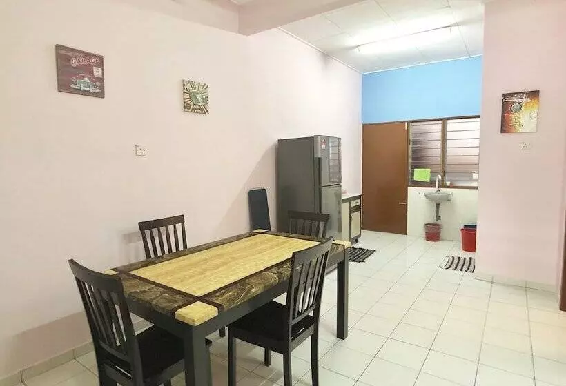 Hotelli Sakura 2 Homestay Kampar