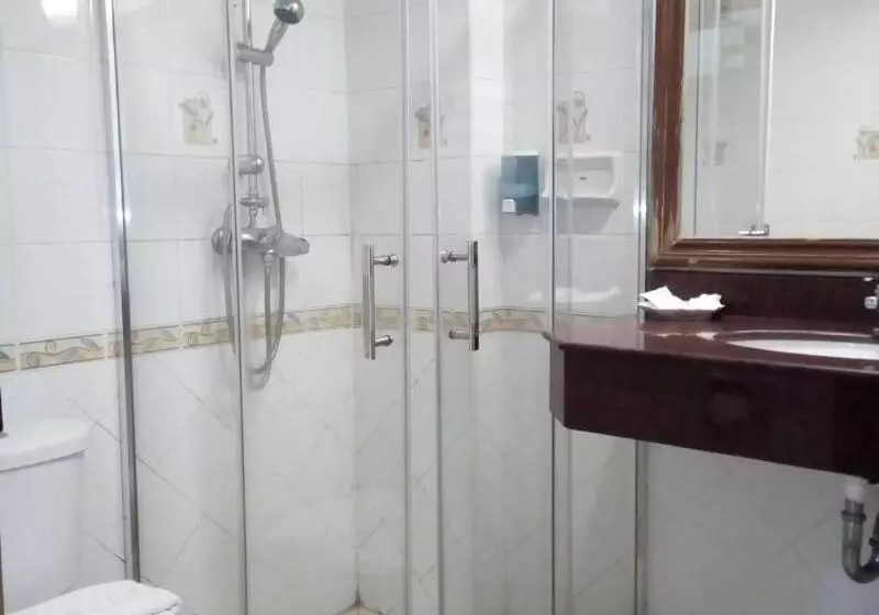 هتل Seaview Sriracha