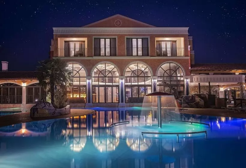 Villa Plaza Boutique Hotel & Spa