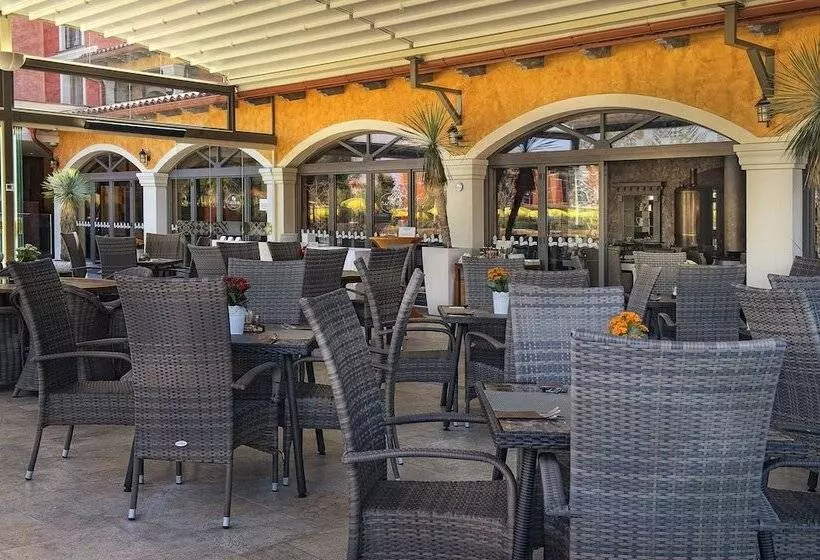 Villa Plaza Boutique Hotel & Spa