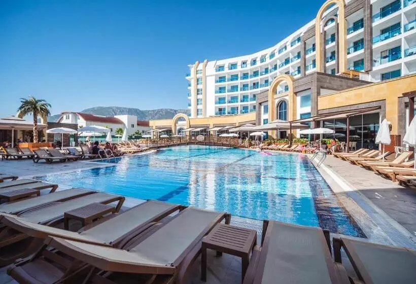 The Lumos Deluxe Resort Hotel & Spa