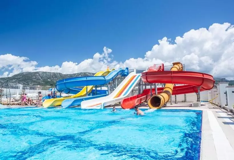 The Lumos Deluxe Resort Hotel & Spa