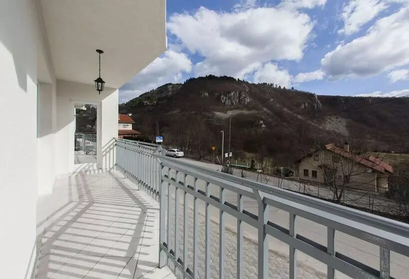 هتل Hayat Hills