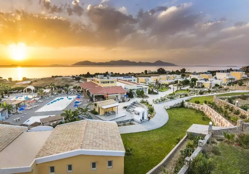 ホテル Kouros Palace