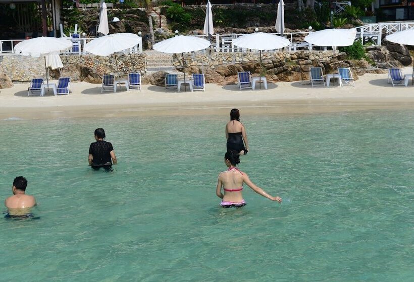 בית מלון כפרי Sangthian Beach Resort